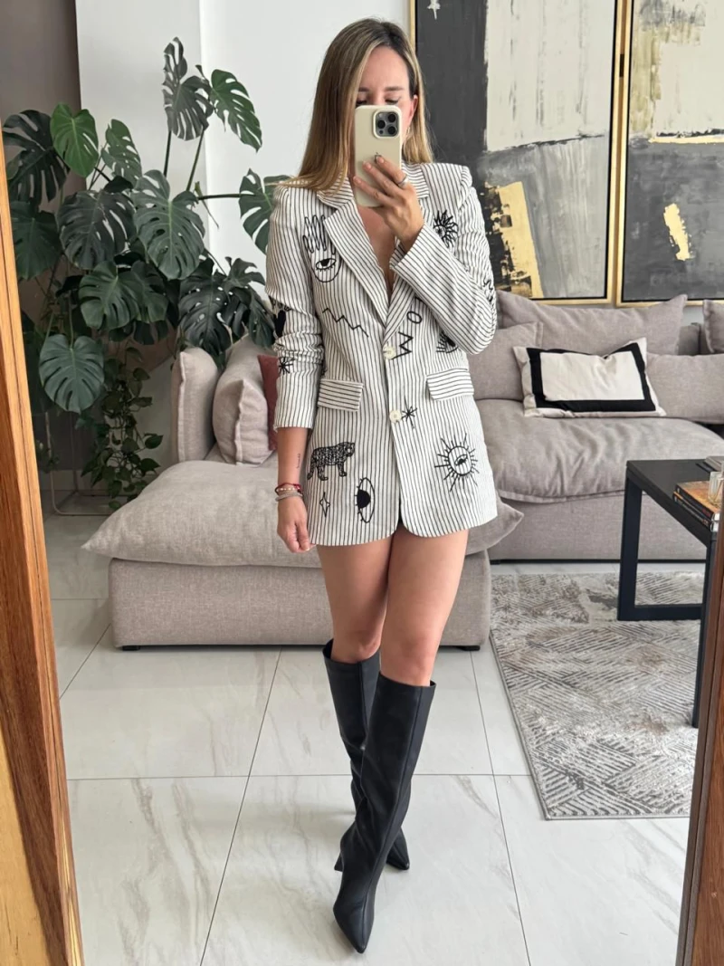 Blazer rayado con estampado