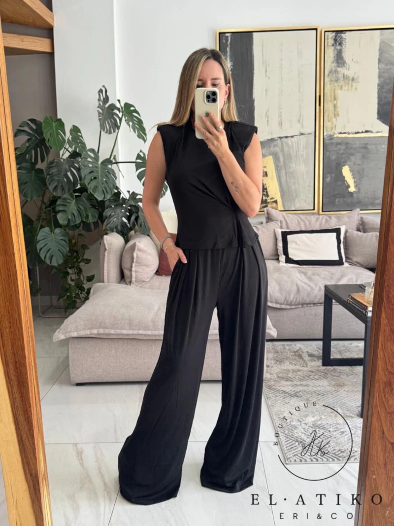 Set blusa drapeada y pantalon fluido