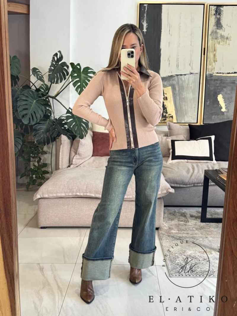 Blusa camel con vinil